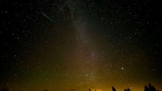 To będzie najpiękniejsza noc w tym roku! Na niebie pojawi się spektakl z perseidami w roli głównej