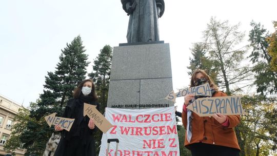 „To będzie odebranie praw kobietom”. Protest w Lublinie wobec prawa do aborcji