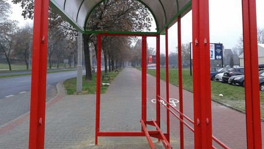 "To był kiepski pomysł". Nowa wiata na al. Andersa w Lublinie nie wszystkim się spodobała