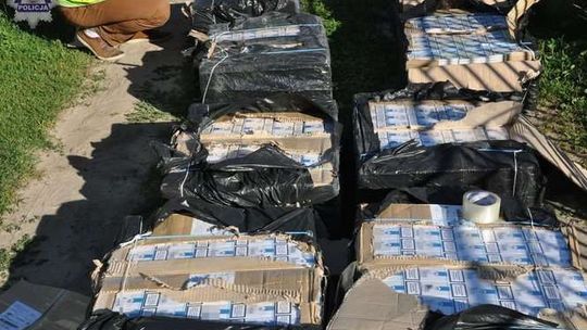 To był prawdziwy magazyn z kontrabandą. 23,5 tys. paczek papierosów