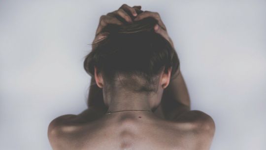 To często duży problem po przejściu COVID-19. Można skorzystać z bezpłatnej pomocy