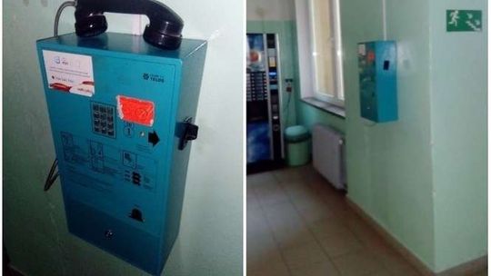 To jeden z ostatnich automatów telefonicznych na monety. "Jest sygnał i można dzwonić"