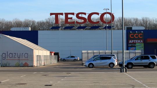 To koniec Tesco w Puławach. Ludzie stracą pracę