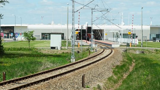 To miał być wielki atut Portu Lotniczego Lublin. 27 milionów złotych zarasta trawą