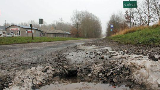 To nie jest fotomontaż. Tak wygląda "droga wstydu" w lubelskim