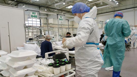 To nie przeziębienie, zagrożenie jest cały czas. "Powinniśmy mieć tego świadomość"