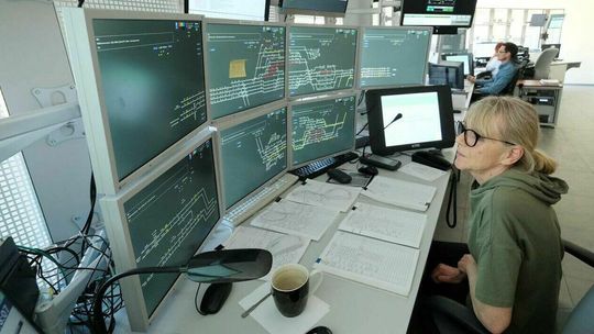 To oni mają podgląd na to co dzieje się na torach. Pociągi z Lublina do Warszawy mają jeździć szybciej