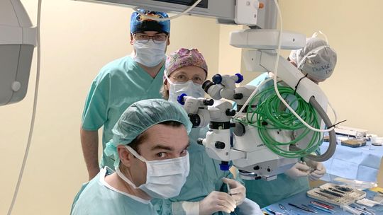 To pierwszy taki zabieg w woj. lubelskim. Wykonał go wybitny okulista z Niemiec