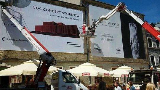 "To reklamowy śmietnik". Burza po wpadce Centrum Spotkania Kultur