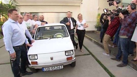 Tom Hanks dumnym posiadaczem Fiata 126p. "Zamierzam nim jeździć"