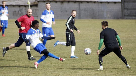 Tomasovia – Świdniczanka 2:1. Obie drużyny postawiły na atak