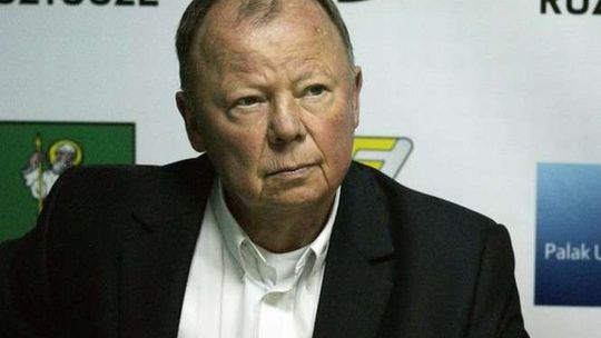 Tomasovia zmienia trenera, licencje dla Avii i Stali