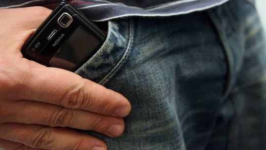 Tomaszów Lub.: Rumun handlował podrobionymi komórkami