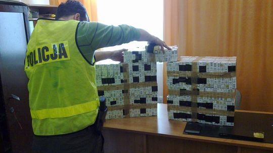 Tomaszów Lubelski: 34-latka miała ponad 1000 paczek nielegalnych papierosów