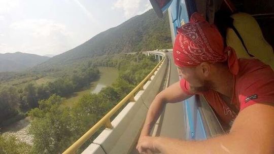 Tomaszów Lubelski-Pakistan autostopem. Misja: tajna domówka