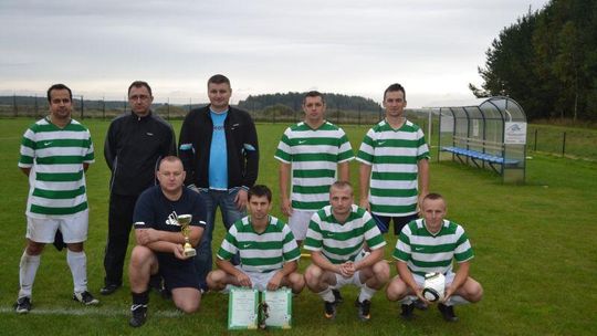 Tomaszów Lubelski: Policjanci kopali piłkę i stanęli na podium