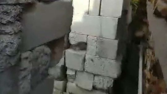 Tomaszów Lubelski: Zrobił labirynt z pustaków. Chciał coś ukryć [wideo]