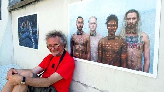 Tomek Sikora na Podwórzu Vetterów. Kolorowe zdjęcia kolorowych ludzi