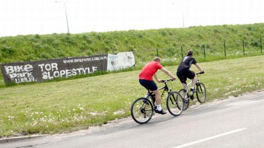Tor rowerowy przy Janowskiej: Będą szatnie i lepszy dojazd