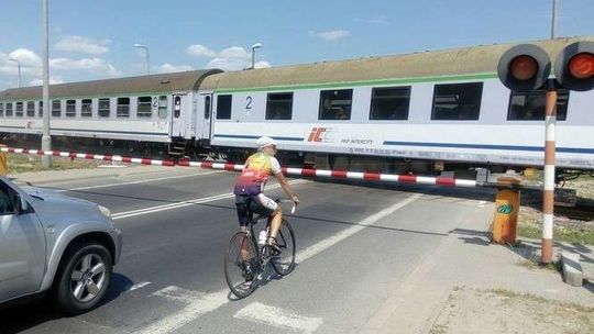 Tory zamknięte, pociągi już jeżdżą objazdami. Ulica Turystyczna uniknie paraliżu?