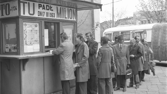 Totalizator Sportowy kończy 70 lat Lotto kończy 70 lat. Miliony Polaków śnią o milionowych wygranych w Lotto.