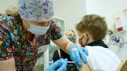 Totalny chaos ze szczepieniami dzieci przeciwko Covid-19. 190 punktów w Lubelskiem, ale trudno zaszczepić