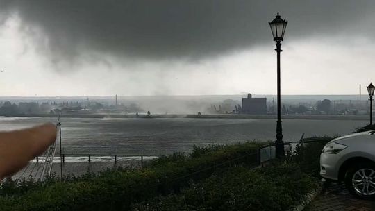 Trąba powietrzna w polskim mieście. Siała spustoszenie [wideo]
