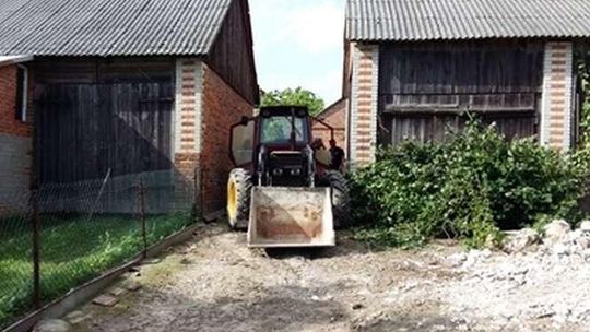 Tragedia koło Tomaszowa Lubelskiego. Traktor przygniótł kobietę