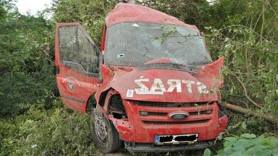 Tragedia na drodze. Zginął strażak, czterech jest rannych