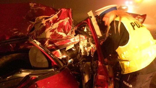 Tragedia na krajowej \"trójce\". W wypadku zginęły dwie osoby