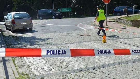 Tragedia na przejściu dla pieszych. Cofała, nie zauważyła pieszego
