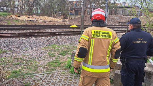 Tragedia na torach. Osobowy pociąg śmiertelnie potrącił kobietę