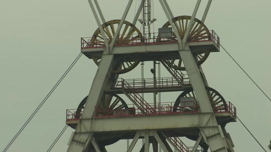 Tragedia w kopalni. Nie żyje czterech górników, poszukiwania zaginionych