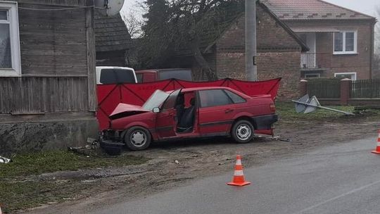 Tragedia w powiecie kraśnickim. Mężczyzna zasłabł i uderzył w dom Tragedia w powiecie kraśnickim. Mężczyzna zasłabł i uderzył w dom
