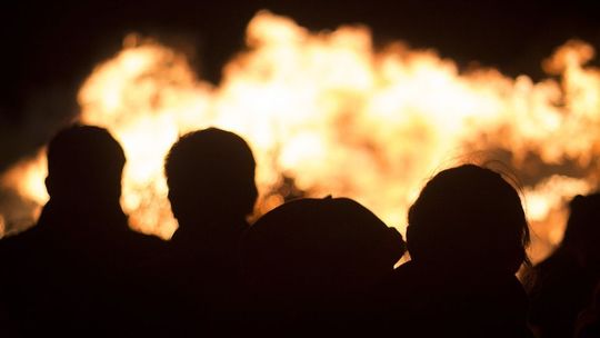 Tragiczny pożar w Nieliszu. Matka i syn spłonęli w mieszkaniu