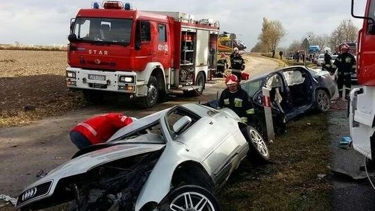 Tragiczny weekend na drogach. W Dziecininie zginęło małżeństwo, osierocili małe dziecko