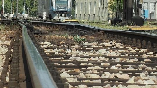 Tragiczny wypadek na torach. Szynobus śmiertelnie potrącił młodego mężczyznę