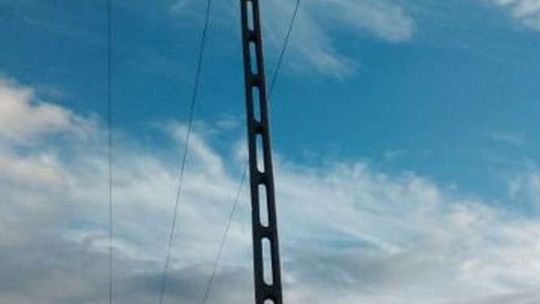 Tragiczny wypadek podczas prac na słupie energetycznym