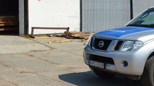 Tragiczny wypadek przy pracy. Spadł ze schodów i zginął 