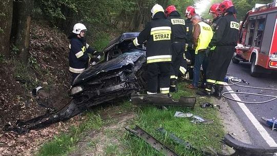 Tragiczny wypadek. W czołowym zderzeniu zginął jeden z kierowców