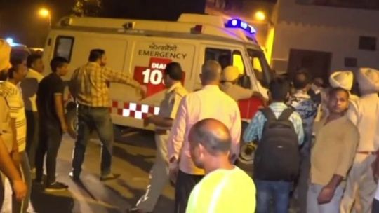 Tragiczny wypadek w Indiach. Pociąg wjechał w tłum świętujący Dasarę, zginęło co najmniej 60 osób [wideo]