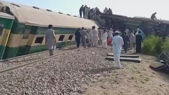 Tragiczny wypadek w Pakistanie. W zderzeniu dwóch pociągów zginęło co najmniej 36 osób, a ponad 70 zostało rannych