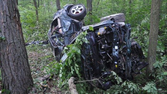 Tragiczny wypadek w Starej Jedalnce, zginęły dwie młode osoby (zdjęcia)