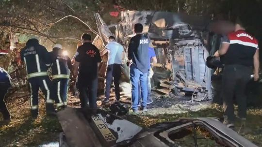 Tragiczny wypadek w Turcji. Autokar z nielegalnymi imigrantami wypadł z trasy i stanął w płomieniach