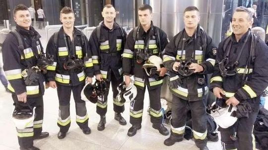 Trenowali na schodach w rektoracie UMCS. Strażacy z Wojciechowa biegiem na szczyt
