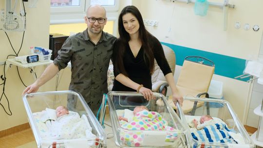 Trojaczki z Lublina już w domu. Leonard, Aleksander i Ignacy spędzą pierwszą noc we własnych łóżeczkach