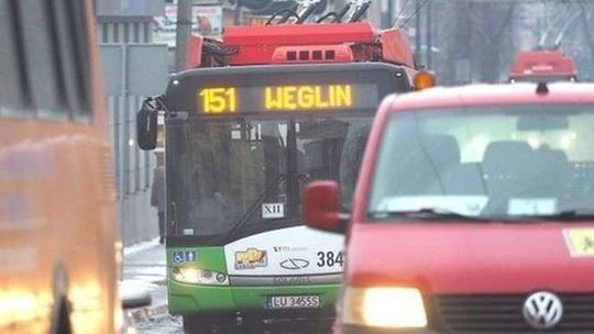 Trolejbusy dojadą do nowych bloków przy ul. Jana Pawła II. Trakcja w budowie