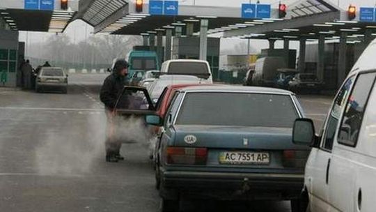 Trudniej wjechać na Ukrainę przez Dorohusk