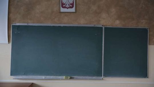 Trudny wybór przed rodzicami. Jeszcze jest czas na zmianę szkoły. Gdzie można przenieść dziecko?