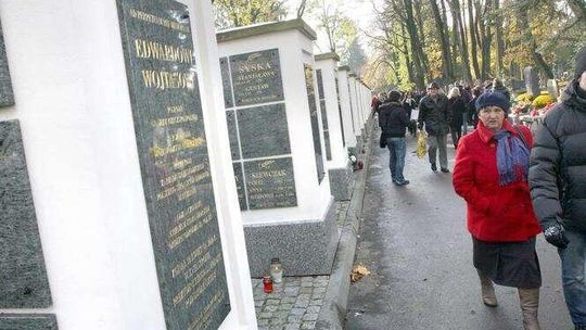 Trumna czy urna? Coraz częściej urna. Zbudują piąte kolumbarium w Lublinie